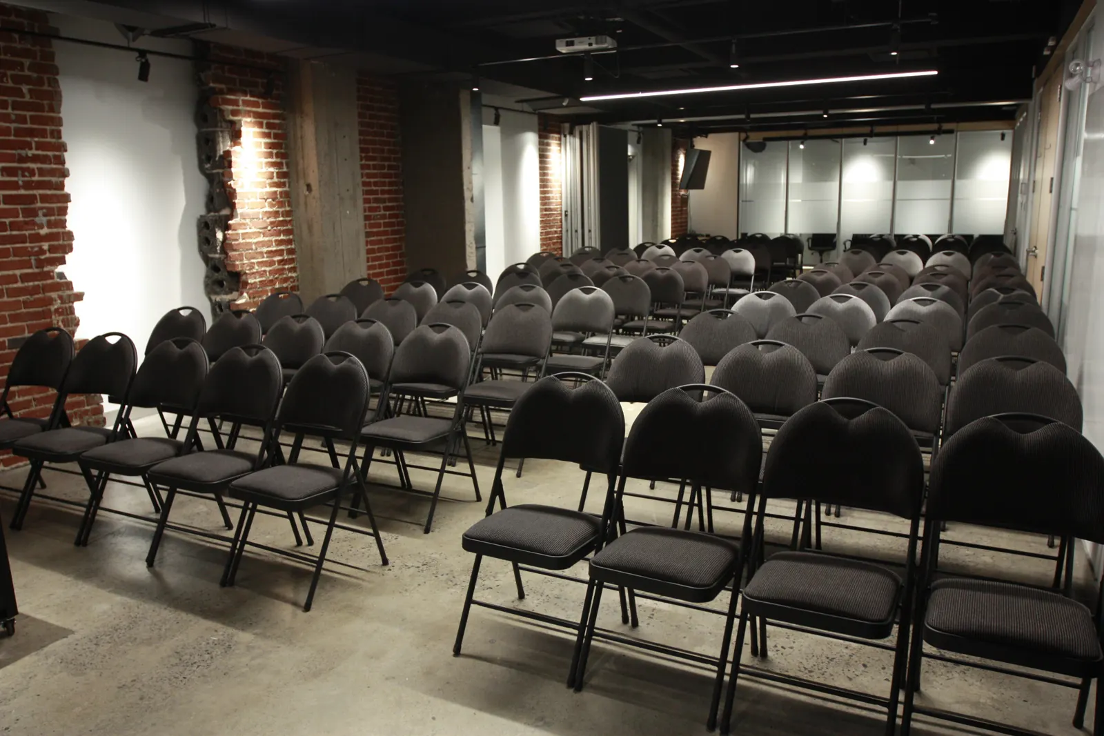 Salle Bonjour 50 — Montréal CoWork